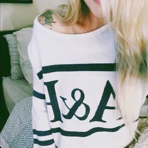 Abercrombie & Fitch Sweater